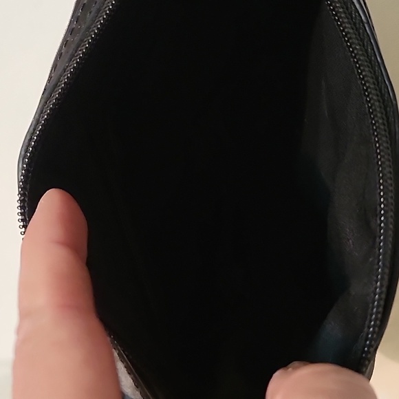 Etienne Aigner Black Nylon and Faux Leather Shoulder Bag EUC - Picture 9 of 9